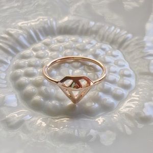 Rose gold diamond shape ring