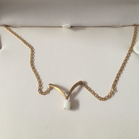 Gold and opal necklace