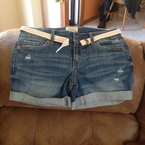 Aeropostale size 3/4 shorts.