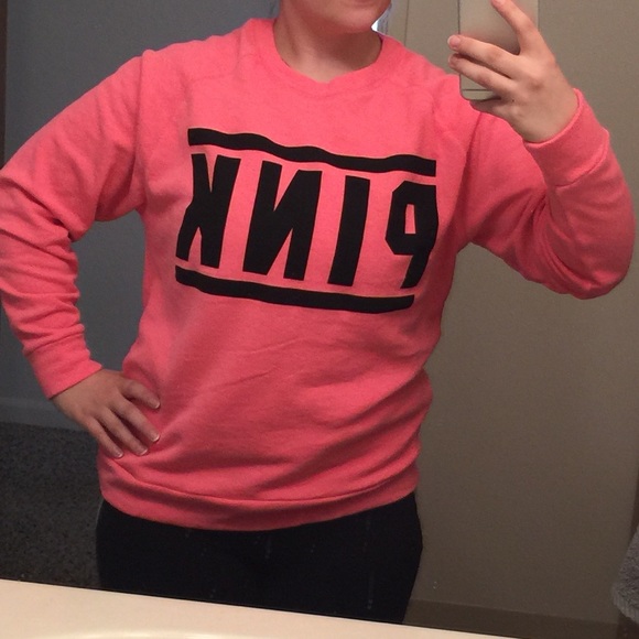 🚫 SOLD 🚫NWOT VS PINK Neon Pink Crewneck Hoodie - Picture 3 of 3