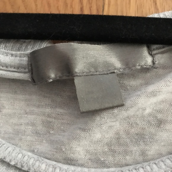 FOREVER 21 GRAY BAT ARM SLEEVE TOP SIZE SMALL - Picture 2 of 3