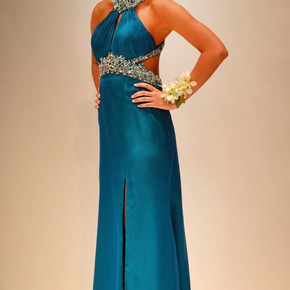 Prom dress! - Picture 2 of 4