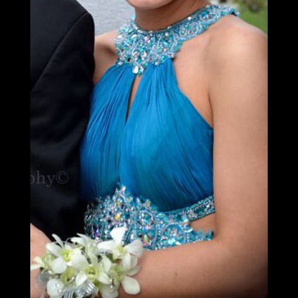 Prom dress! - Picture 4 of 4