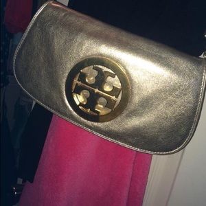 HOLD//// Previously loved Tory Burch clutch