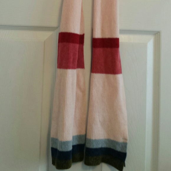 Beautiful Multicolored Scarf - Picture 2 of 3