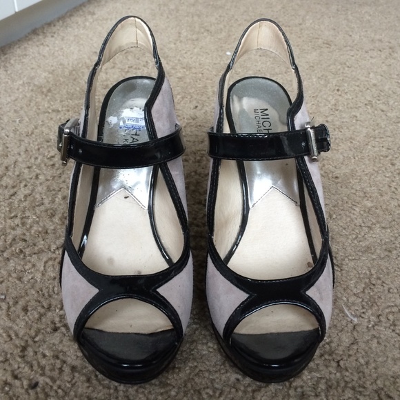 MICHAEL Michael Kors peep toe pumps!