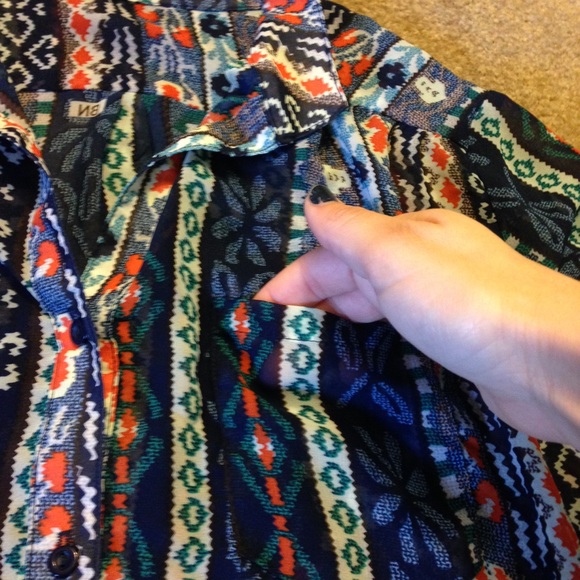 Printed/Aztec blouse - Picture 2 of 4