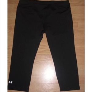 Under Armour Heat Gear crop workout pants