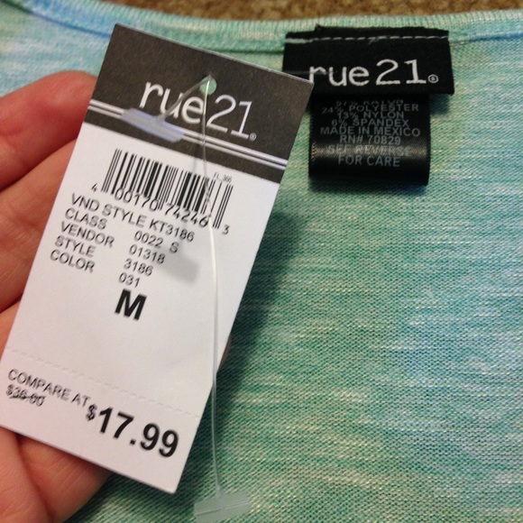 Mint green top - Picture 3 of 3