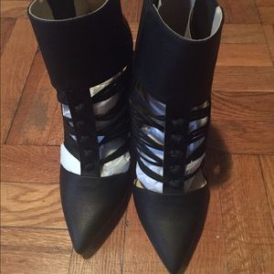 gx by Gwen Stefani pointed-toe bootie