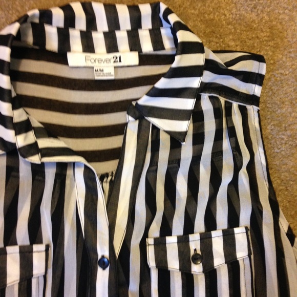 Black and white striped tank - Picture 2 of 2