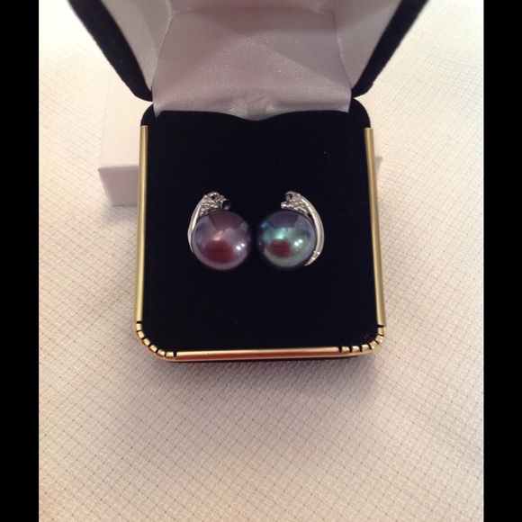 Black Pearl and Diamond Earrings‼️SALE‼️ - Picture 3 of 4