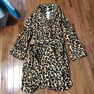 Leopard robe