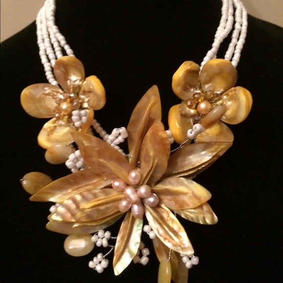 Bold necklace