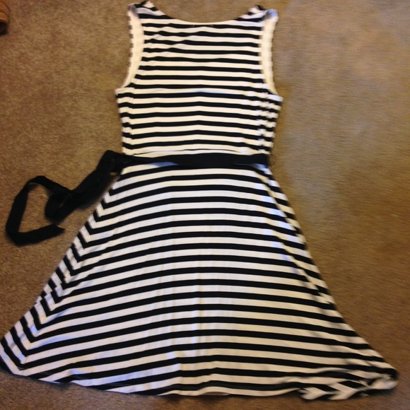 Black and white striped skater dress - Picture 3 of 3