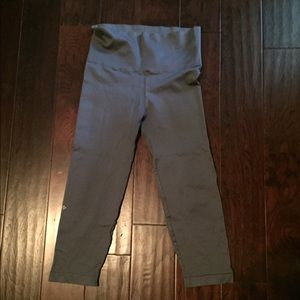 Gray Nux athletic crops