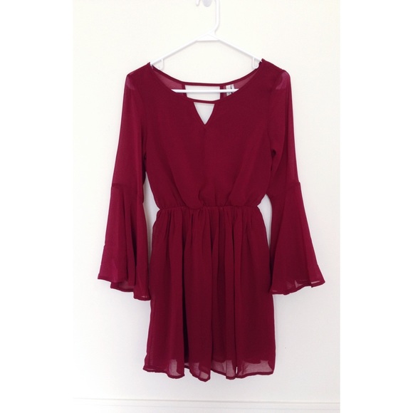 ❌SOLD❌ Maroon Bell Sleeve Dress