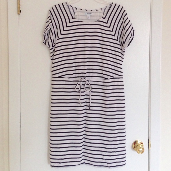 Old Navy Dresses & Skirts - ⚓️FINAL PRICE⚓️ Drawstring Stripes dress