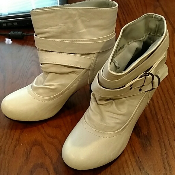 Cute off white booties
