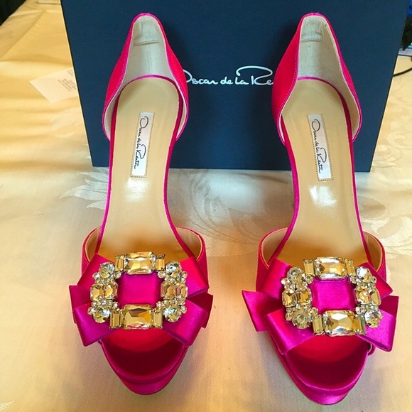 Oscar de la Renta Peep Toe Pumps - Picture 2 of 4