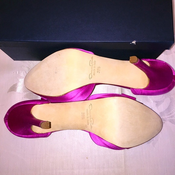 Oscar de la Renta Peep Toe Pumps - Picture 3 of 4