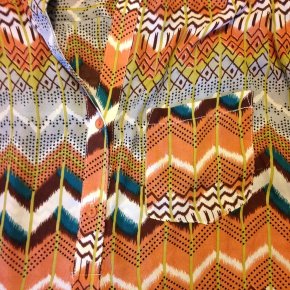 Printed/Aztec blouse - Picture 2 of 2