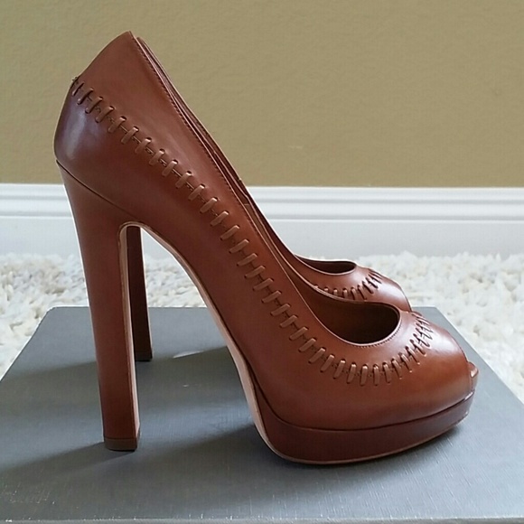 ❎❌SOLD❌❎Alexander Mcqueen pumps - Picture 2 of 4