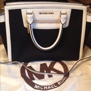 For Hope only ✖️Michael Kors Large Selma