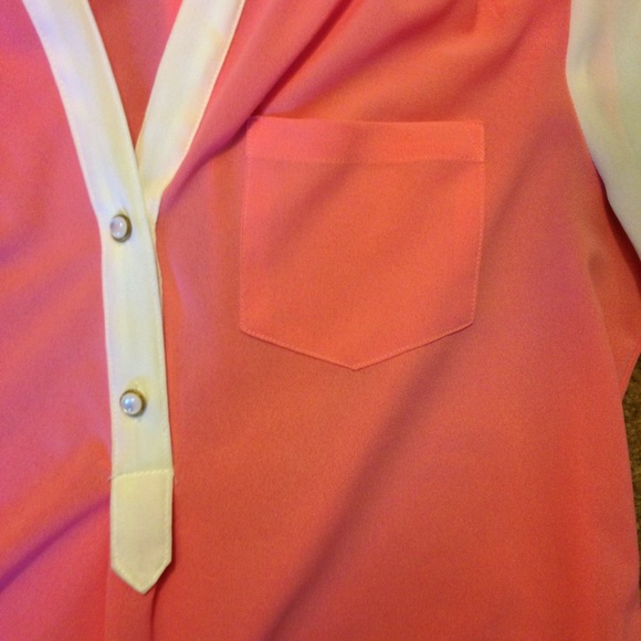 Coral/white top - Picture 2 of 3