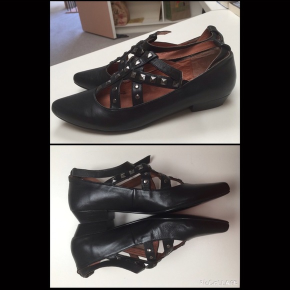 🔴SOLD🔴Rockstud flats Valentino like. - Picture 2 of 4