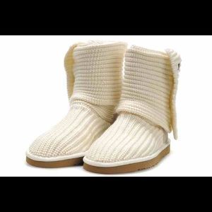 White cardy ugg boots