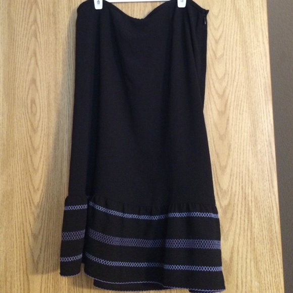 Ann Taylor knee length skirt. Great condition!