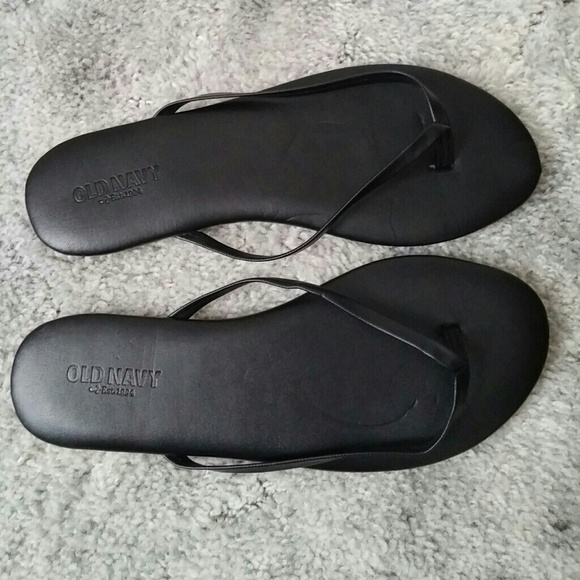 NWOT black faux leather flip- flops