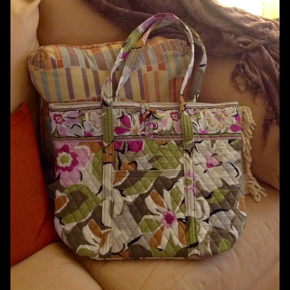 Vera Bradley Handbags - Brand New Vera Bradley Large Tote