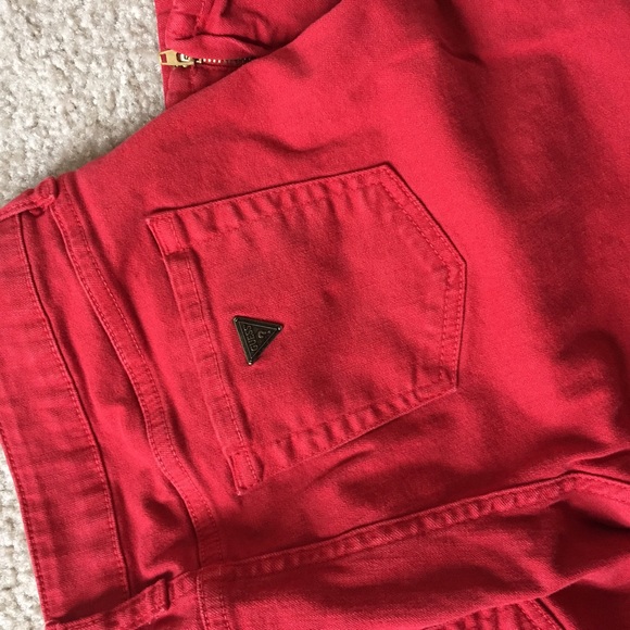 Red skinny Guess jegging