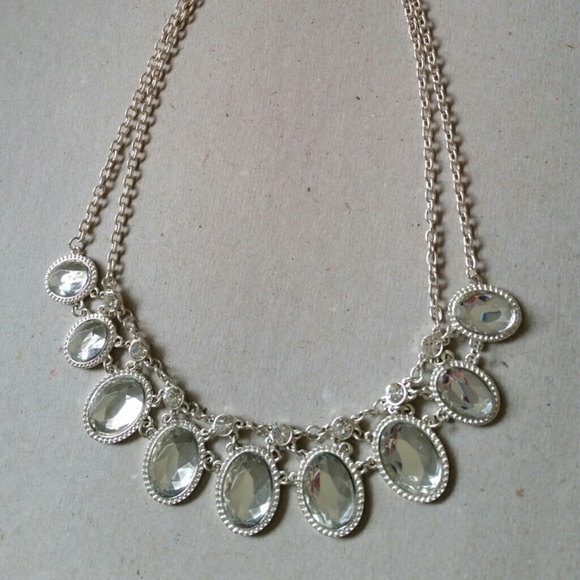 Dazzling crystal necklace