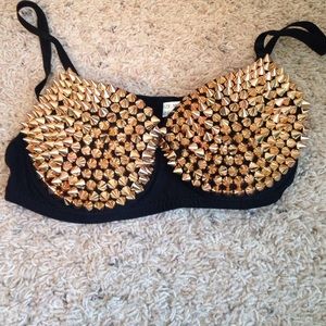 Spike bra