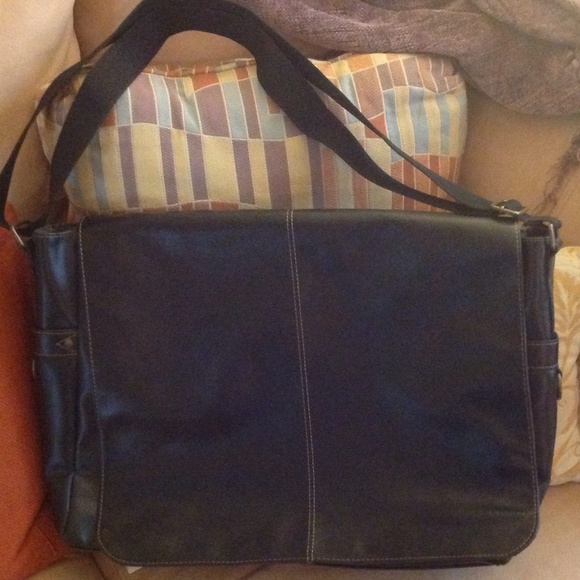 Beautiful Perry Ellis Laptop Brief