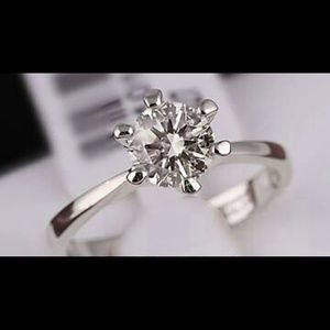 BRAND NEW!! Wedding ring 💍