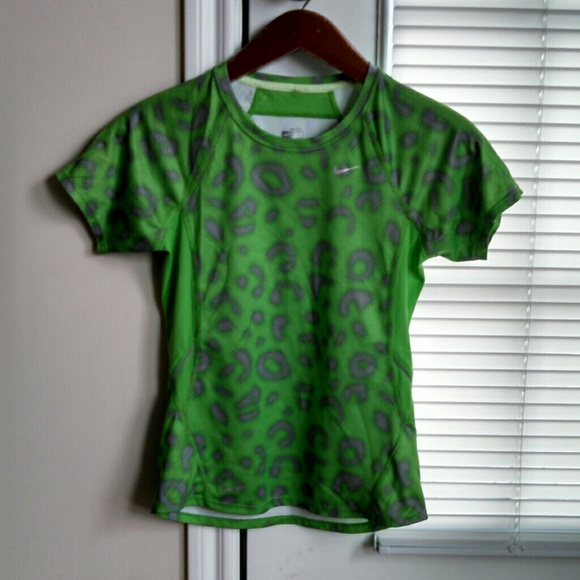 NWOT Nike Dri Fit Dry Top