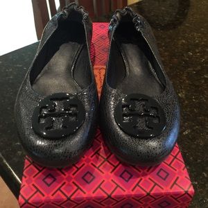 Like new tory burch reva flats