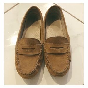 Woman's Tan Loafers