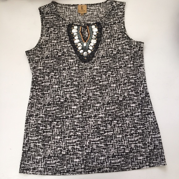 ♨️Black & White tank w/ Indian inspired beading - Picture 2 of 4