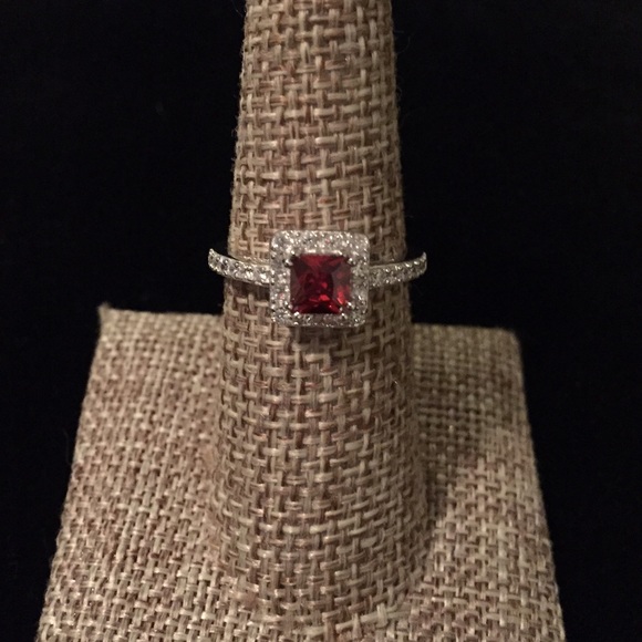925 Sterling Silver Jewelry - Garnet CZ Ring