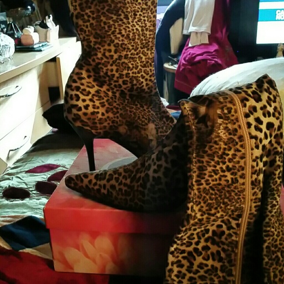 High heel boots