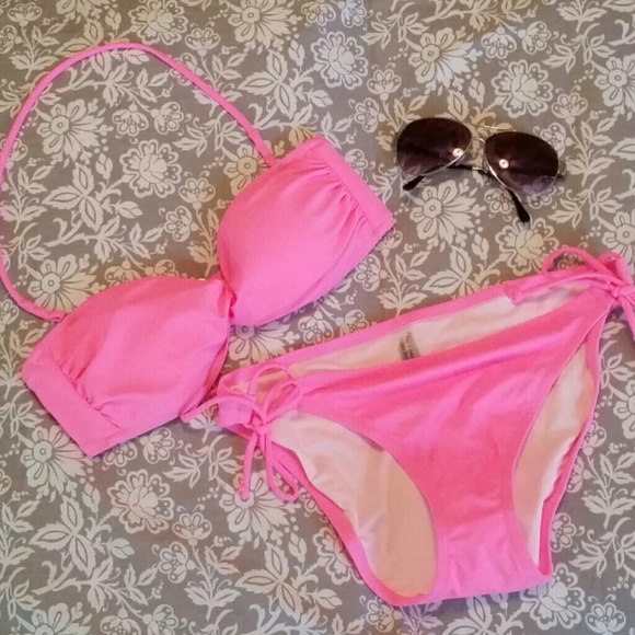 NWOT Victoria's Secret Bandeau & String Bottoms - Picture 2 of 3