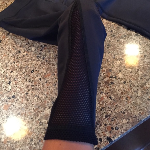 Miche workout capris - Picture 1 of 3