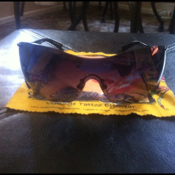 Fancy sunglasses 🐯💛