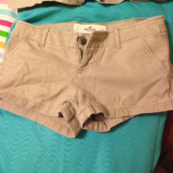 Hollister khaki shorts