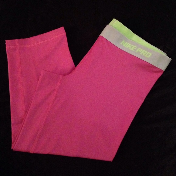 NIKE PRO capris - Picture 4 of 4